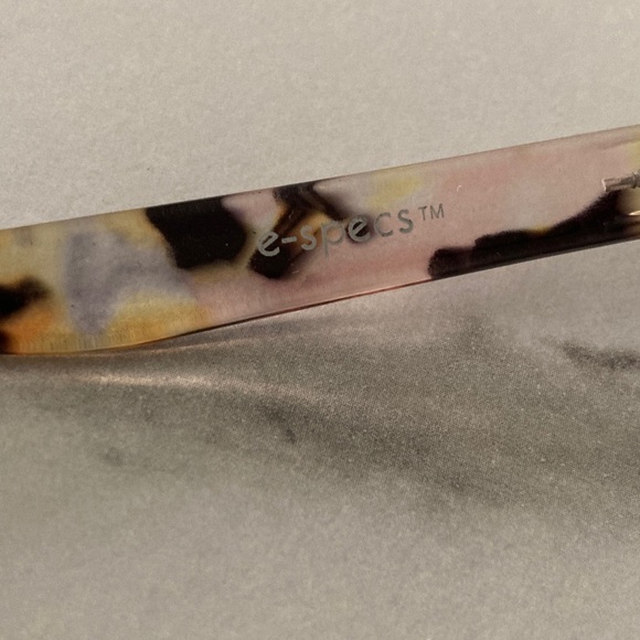 Tortoise Shell Pattern Glasses - Picture 13 of 16